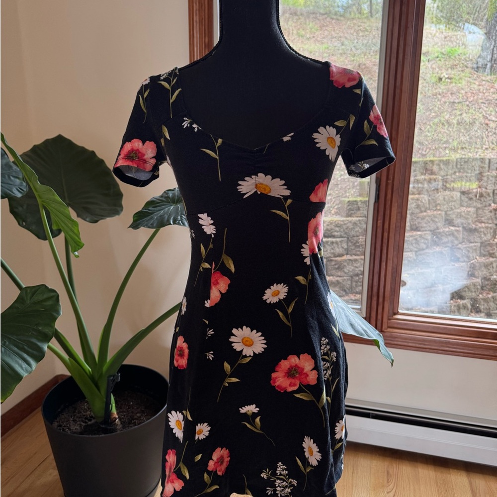 Forever 21 Black Floral Mini Dress